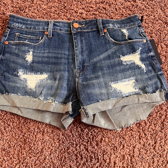 Blank NYC Distressed Denim Shorts Cuffed Hem Casual Blue Jean Shorts Size 29 NWT - Picture 2 of 6